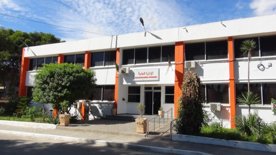 Campus et bâtiment administratif de l'ENSTP Francis Jeanson à Kouba, Alger